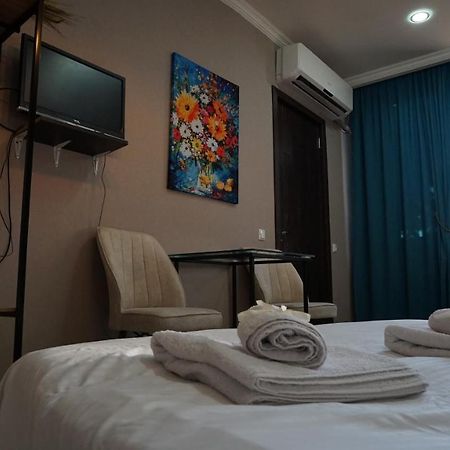 Cozy Flat In Center Of Tbilisi Apartment Exterior photo